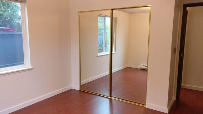 Photo - "Beautiful Remodeled 3 bed 1 bath in downt... Unit 11