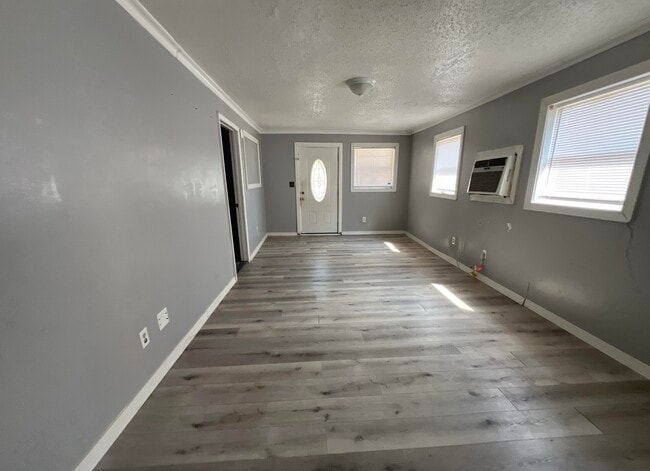 Photo - 6981 Cutter St