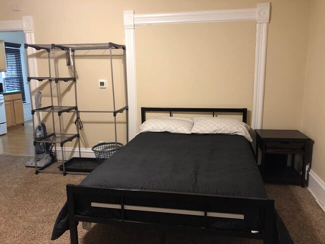 Building Photo - 518 W Wilson St Unit A