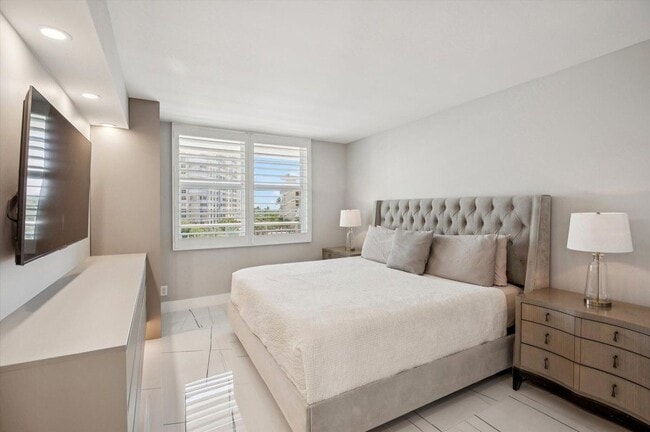 Photo - 201 N Ocean Blvd