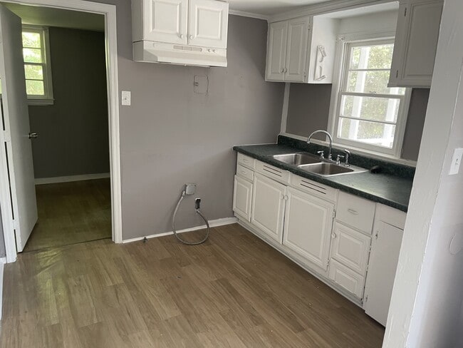 Photo - 140 Weaver St