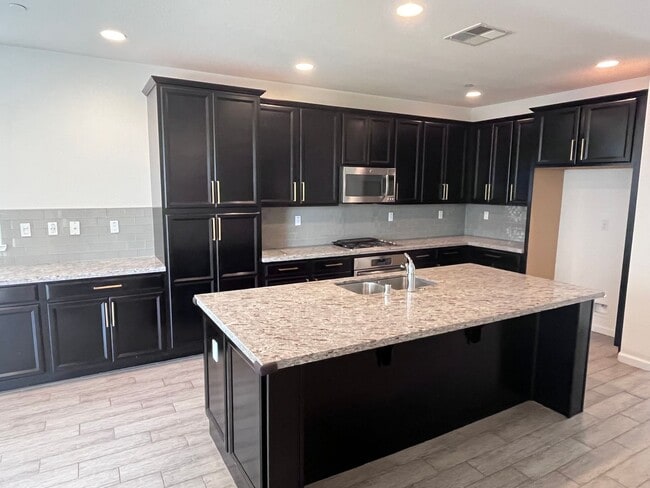 Photo - BEAUTIFUL HOME IN ROSEVILLE IN THE GATED COMMUNITY OF STONE POINT!!