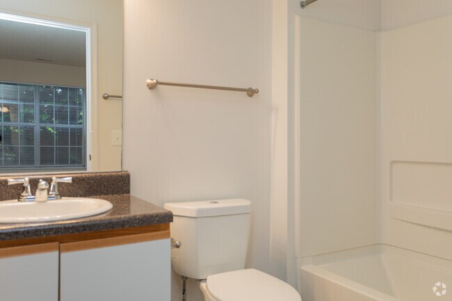 2BR, 2BA - 1049SF