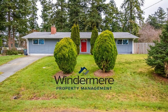 Building Photo - 3 Bedroom 2 bath single level home