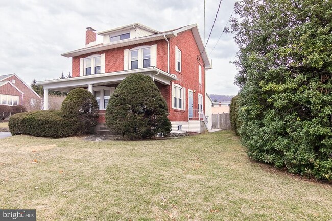 Building Photo - 3807 Kutztown Rd Rental