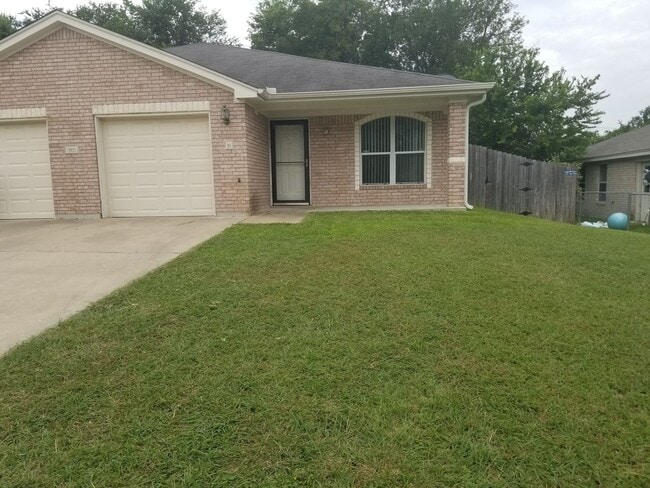 Building Photo - 312 Jeff Gordon Dr Unit B