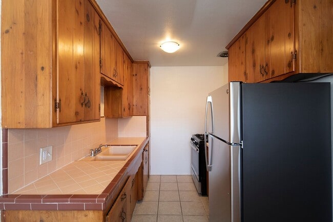 Photo - Talmadge Pacific Apartments