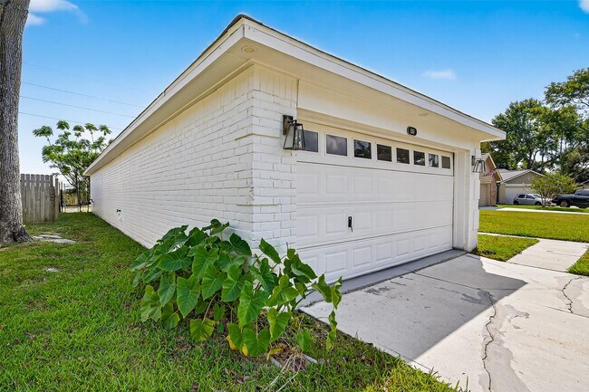 Photo - 1114 Briarmead Dr