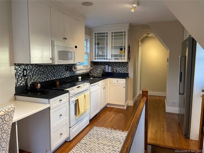 Photo - 4 Sycamore Ln