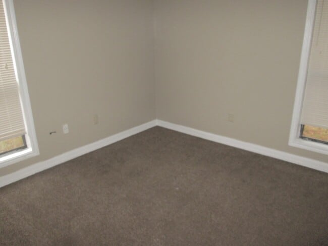 Photo - 3015 Courtney Ave