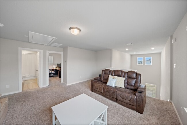 Photo - 17466 Buckeye Br