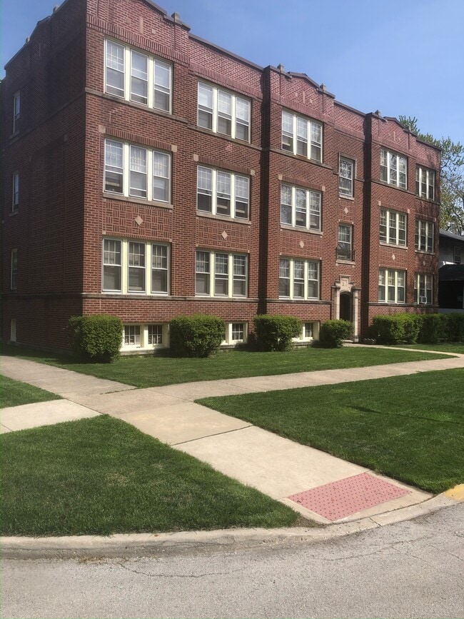 Building Photo - 33rd & Ridgeland Ave