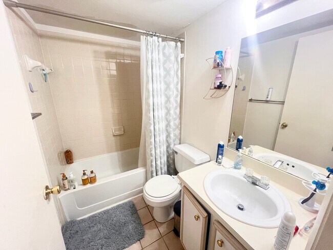 Photo - 350 Palm Cir W