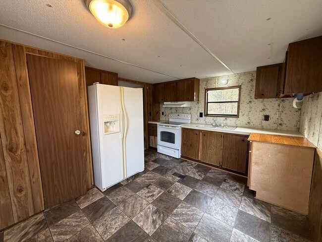 Photo - 2 bedroom, 1 bath Mobile Home
