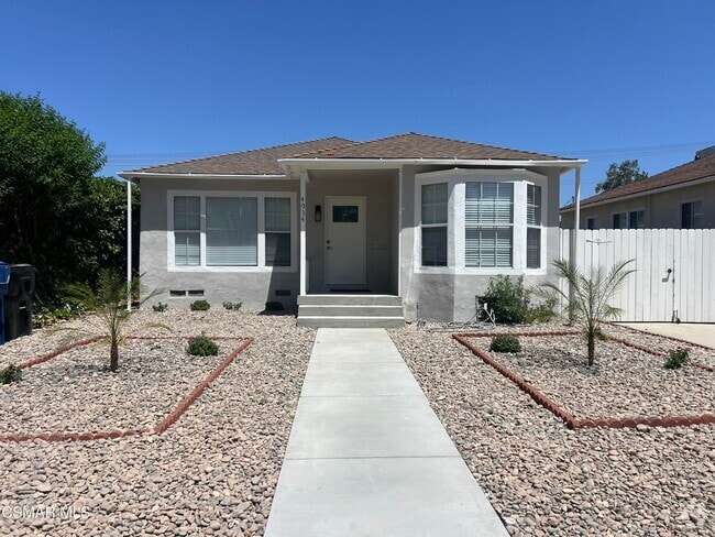 Building Photo - 4934 Enfield Ave Rental
