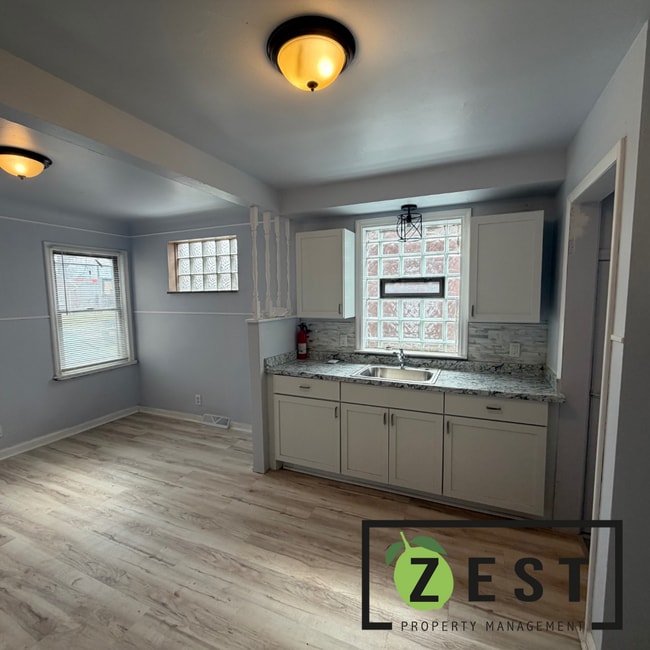 Photo - OPEN HOUSE- 4/11! 1PM-130PM! Amazing 3 Bedroom 1 Bathroom - $1,225.00