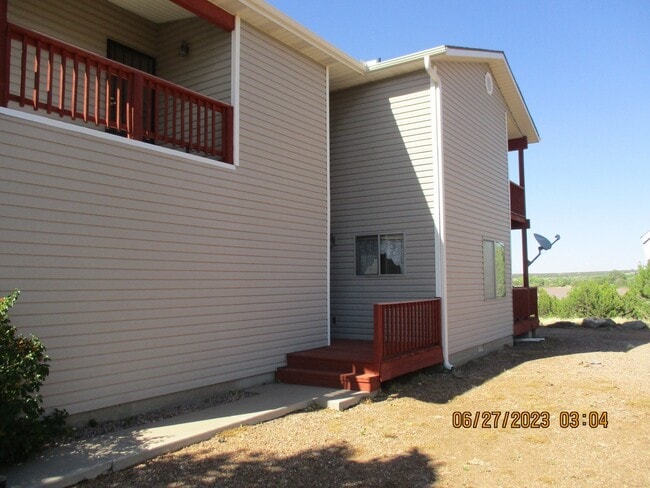 Photo - 1975 Village Dr