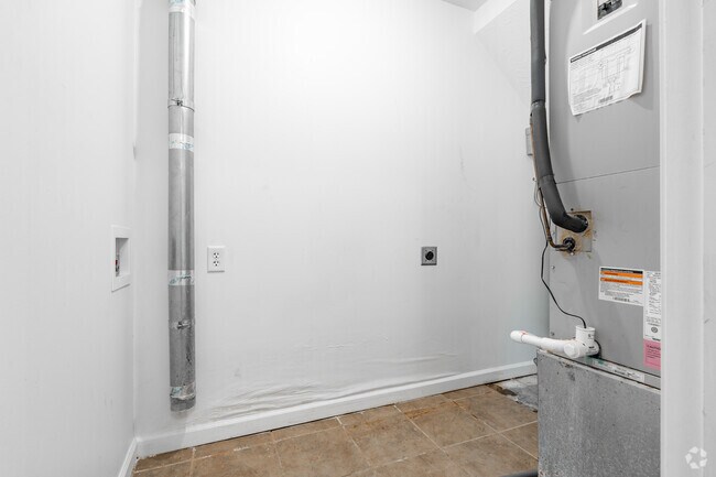 2BR, 1.5BA - 850SF - Laundry