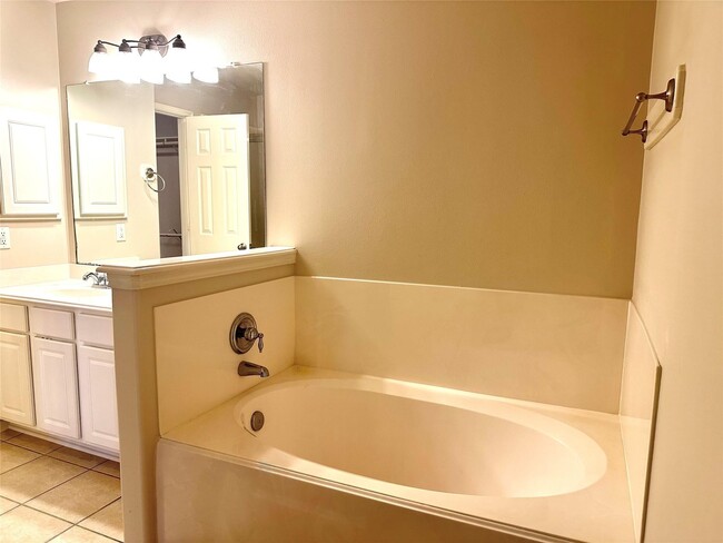 Photo - 13559 Fawn Lily Dr