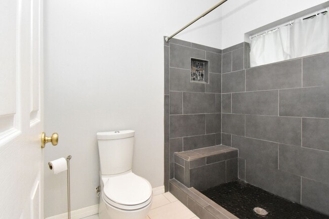 Photo - Capri Comfort with Style & Space – NW Gainesville