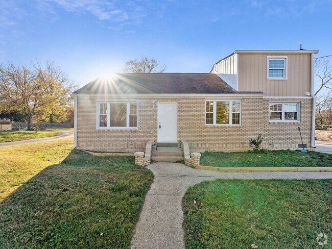 Building Photo - Remodeled 3-bedroom, 2-bathroom home