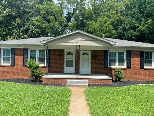 Adorable Renovated Duplex in Noda! - Adorable Renovated Duplex in Noda! Casa