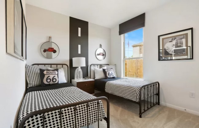 Photo - 309 Maple Bark Trl