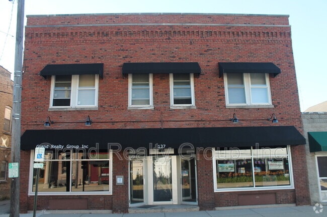Building Photo - 137 Cedar Ave Rental