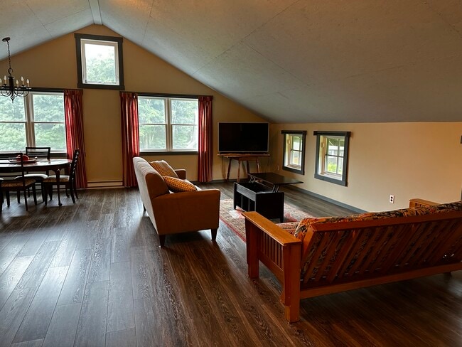 Photo - 137 West Rd Unidad Second floor oasis