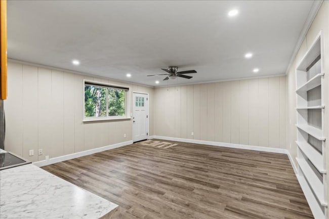 Photo - 5401 Shangrala Ln Unit B