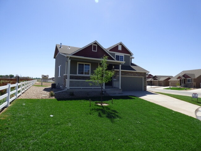 Photo - 4 Bed / 2.5 Bath Home in Windsor!