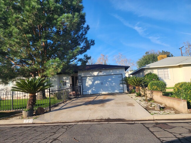 SW-Bakersfield 3 bedrooms 1 baths - SW-Bakersfield 3 bedrooms 1 baths House