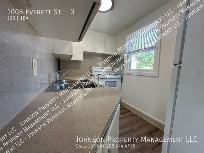 Photo - 1008 Everett St