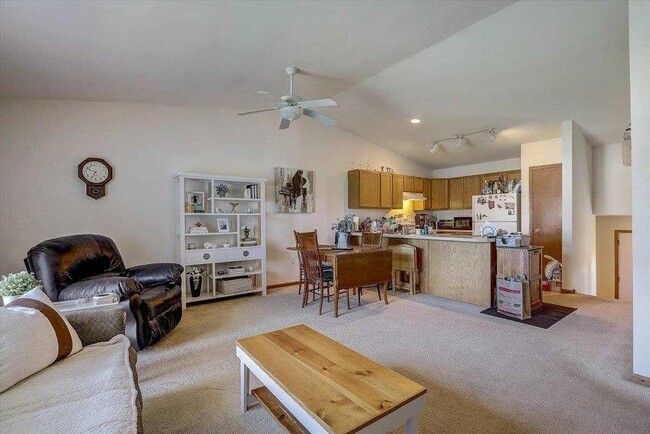 Photo - 519 Blaser Dr