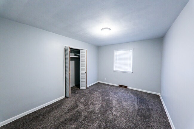 Photo - 642 W Sylvania St