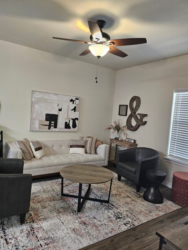 Photo - 6925 Lakeridge Dr