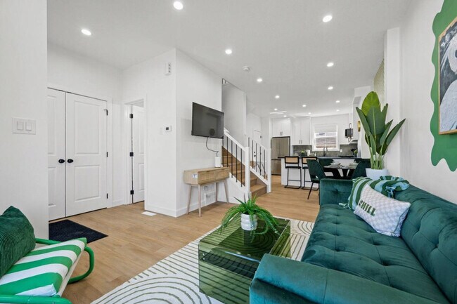 Photo - 11017-11155 155 St NW Unit SI ID1308631P