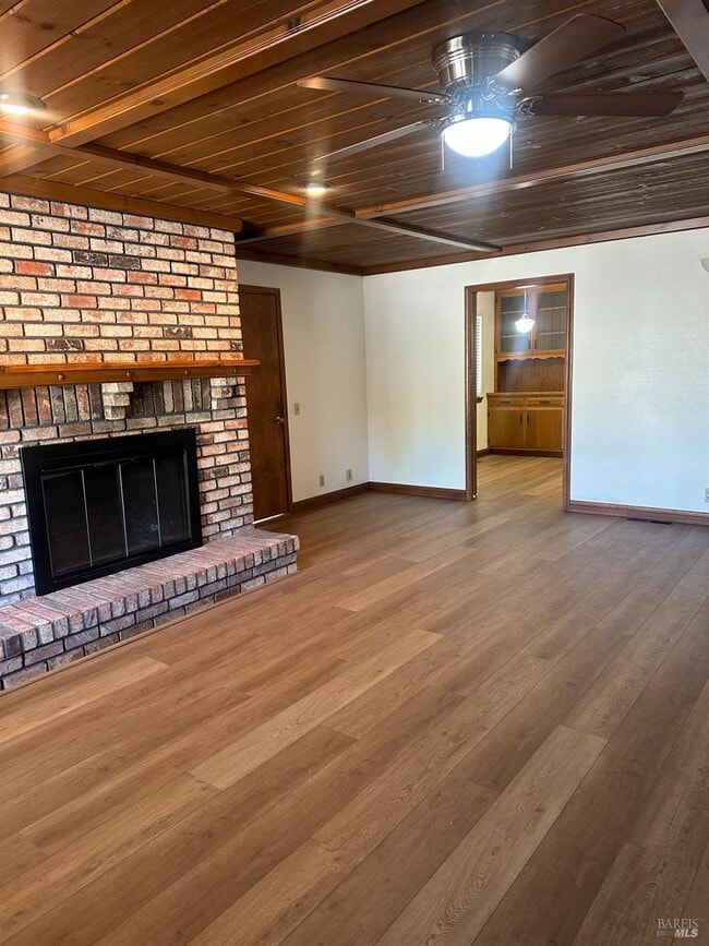 Building Photo - 372 Maple Ave Rental