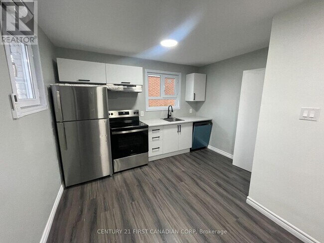 Photo - 292 Simcoe St