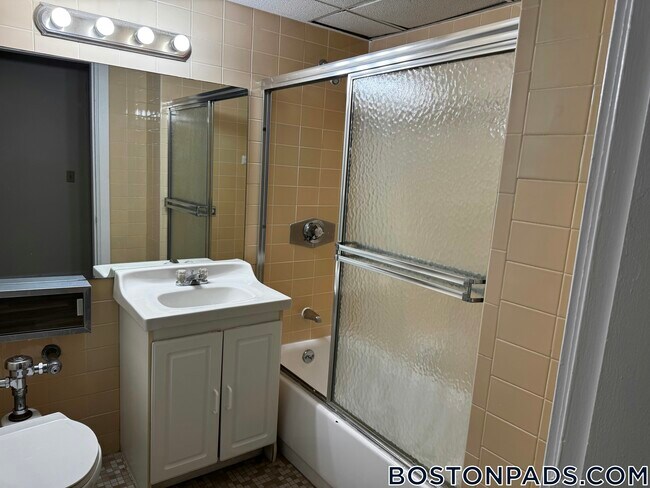 Photo - 62 Boylston St Unidad 304