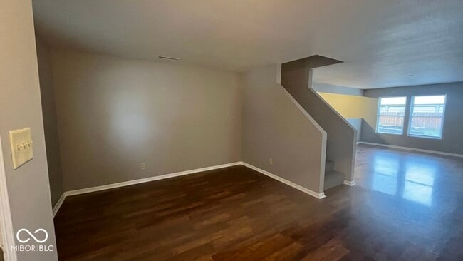 10891 Rose Ln