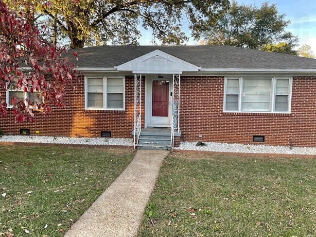 Photo - 1103 E 2nd St