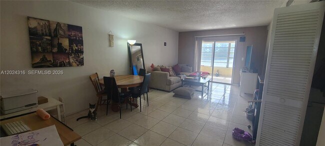 19305 NE 2nd Ave Unidad 2323