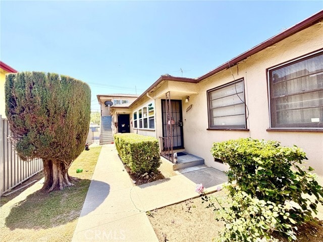 Building Photo - 2431 W Beverly Blvd