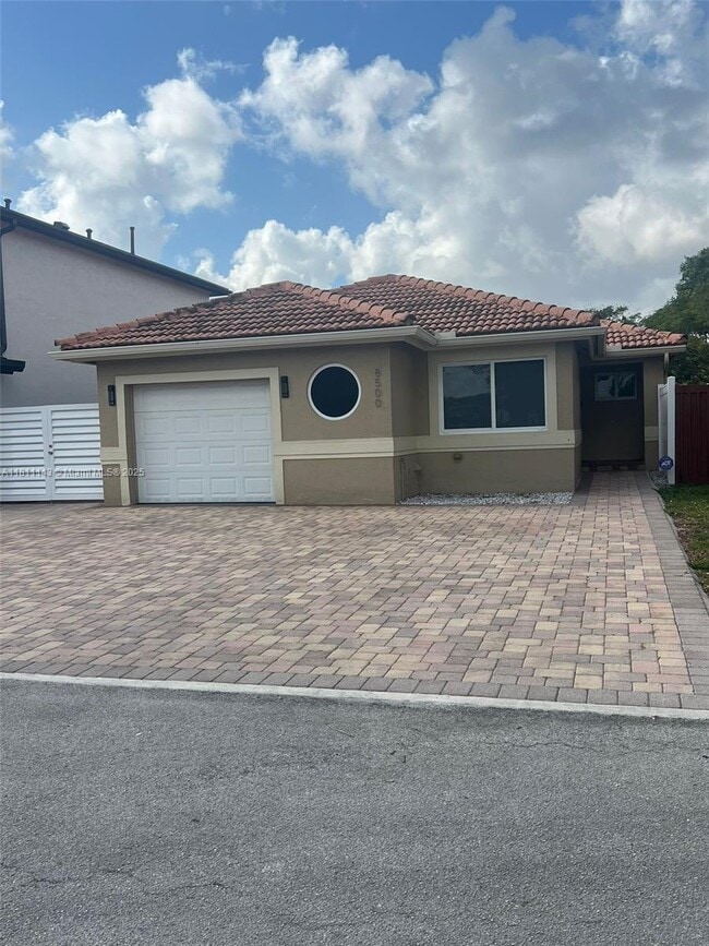 Building Photo - 8500 NW 196th Terrace Rental