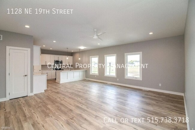 Photo - 1128 NE 19th St