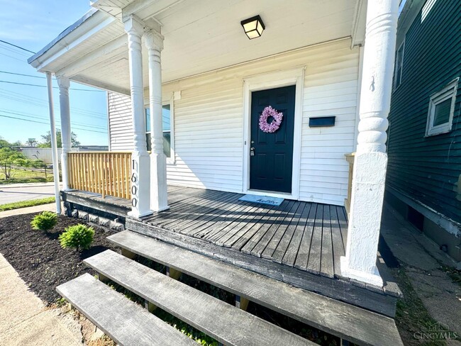 Photo - 1600 Brewster Ave