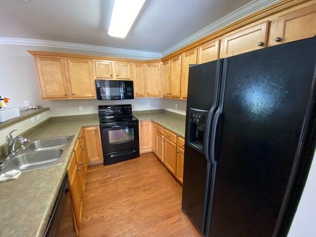 Photo - 105 Rossburg Dr