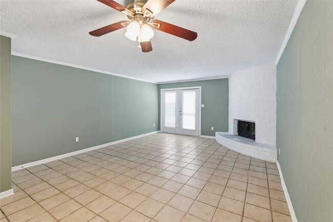 Photo - 8321 Nairn St