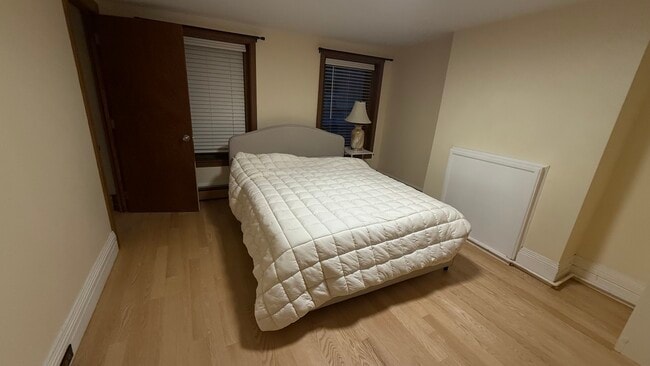 Photo - 37 Oak St Unit 1 room